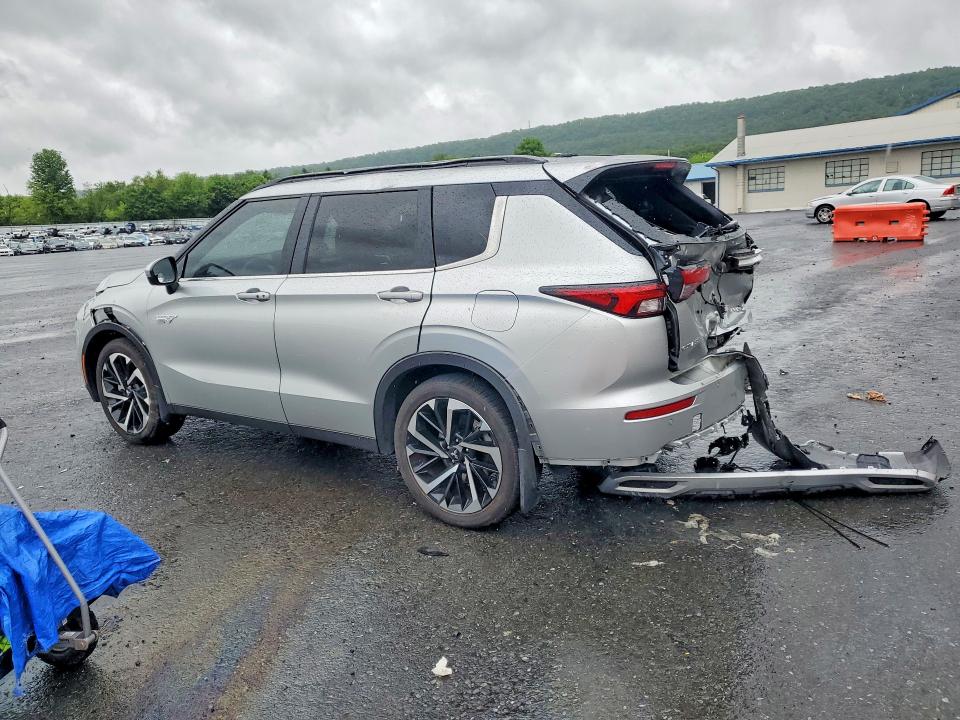 2025 Mitsubishi Outlander VIN JA4T5VA97SZ037497 COPART salvage auction — ROLLOVER, Pa - Certificate Of Salvage, sold $1,950 on 2026-07-28 (photo 2)