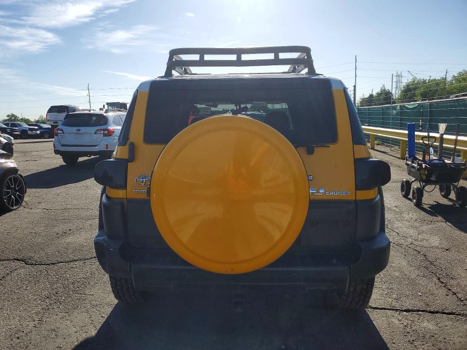 2008 Toyota Fj cruiser VIN JTEBU11F08K055646 COPART salvage auction — BIOHAZARD/CHEMICAL, Co - Public - Salvage Title, sold $2,200 on 2026-07-21 (photo 6)