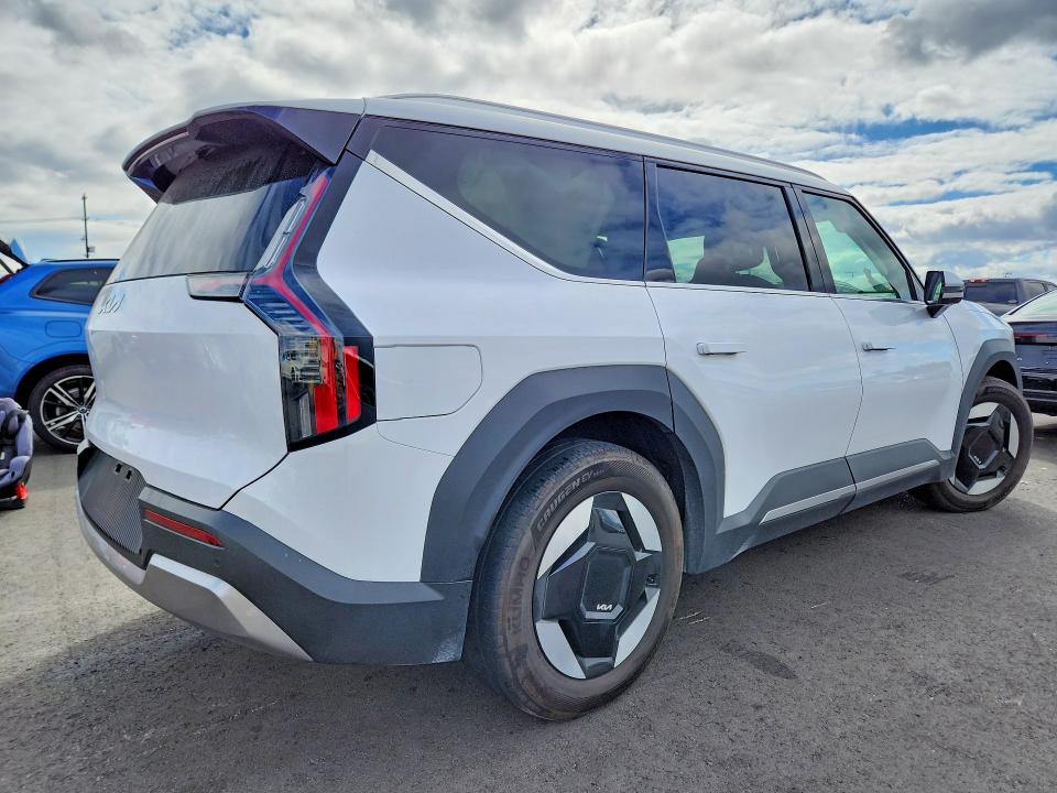 2025 Kia VIN 5XYAFFS59SG001627 COPART salvage auction — FRONT END, Ca - Salvage Certificate, sold $11,700 on 2026-07-30 (photo 3)