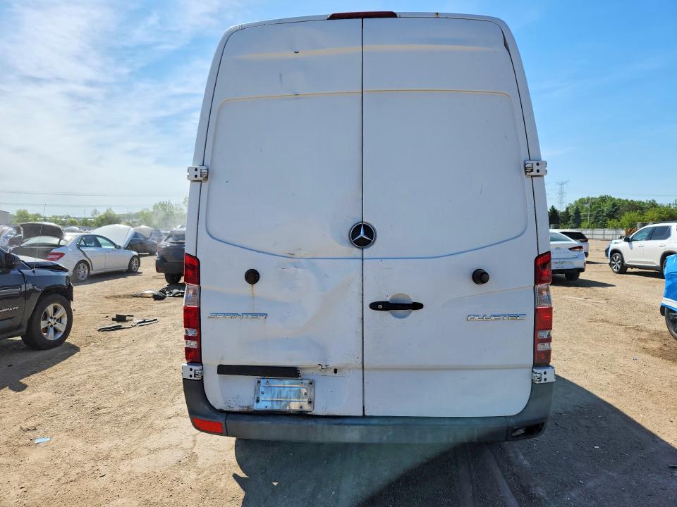 2014 Mercedes-benz Sprinter VIN WD3PE7DC7E5860978 COPART salvage auction — WATER/FLOOD, Il - Salvage Cert-Flood, sold $625 on 2026-07-21 (photo 6)