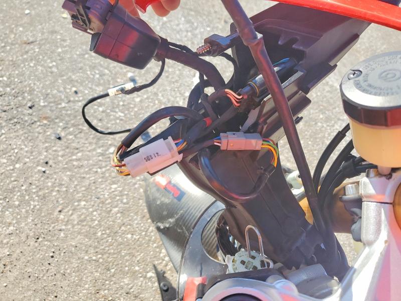 2012 Aprilia VIN ZD4RKU004CS001707 COPART salvage auction — FRONT END, Ia - Cert Of Title-Salvage Title, sold $1,700 on 2026-07-02 (photo 7)