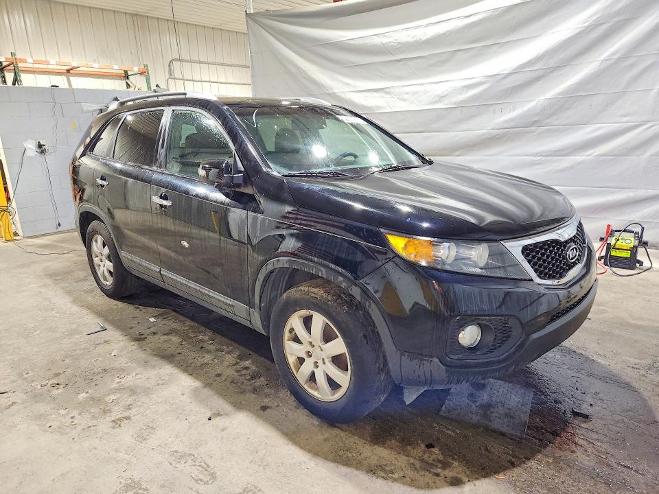 2012 Kia Sorento VIN 5XYKT4A62CG197049 COPART salvage auction — NORMAL WEAR, Pa - Cert Of Title, sold $3,400 on 2026-07-02 (photo 4)