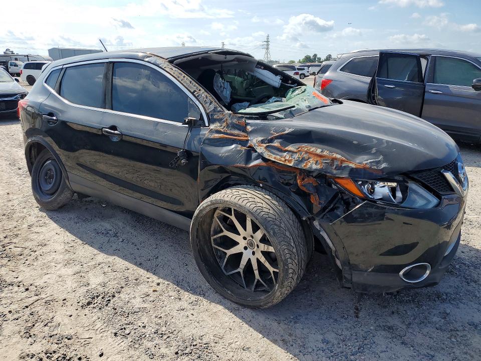 2017 Nissan Rogue VIN JN1BJ1CP5HW036203 COPART salvage auction — ROLLOVER, Tx - Salvage Vehicle Title, sold $400 on 2026-07-07 (photo 4)