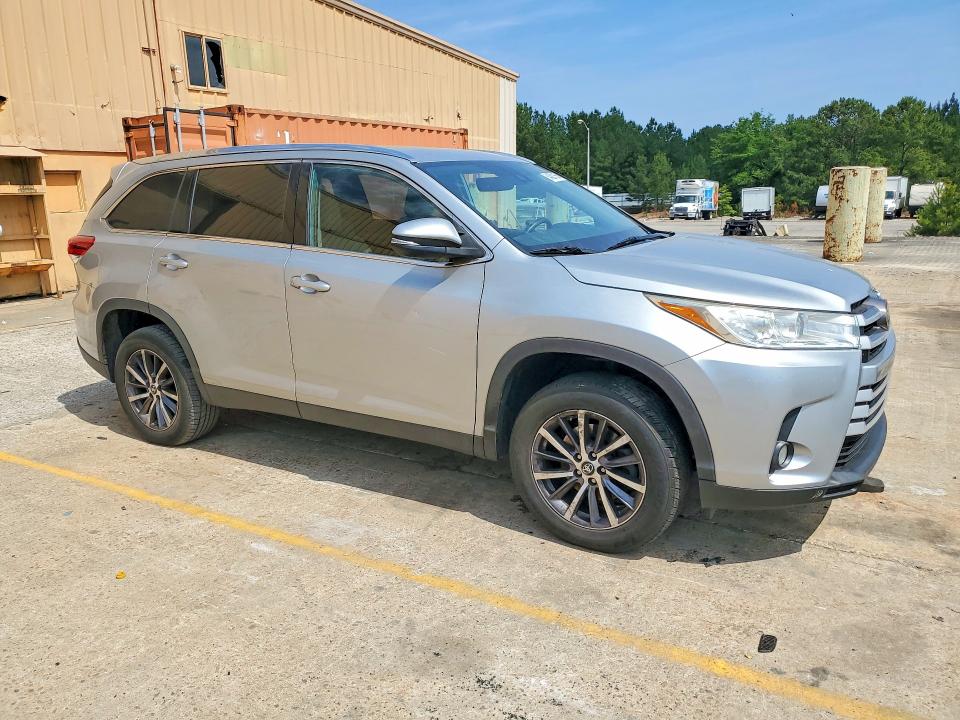 2019 Toyota Highlander VIN 5TDKZRFH4KS550625 COPART salvage auction — MINOR DENT/SCRATCHES, Ga - Certificate Of Title, sold $13,200 on 2026-07-27 (photo 4)