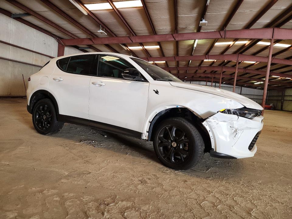 2024 Dodge Hornet VIN ZACNDFAN4R3A42869 COPART salvage auction — FRONT END, NC - SALVAGE CERTIFICATE OF TITLE, sold $3,750 on 2026-07-31 (photo 4)