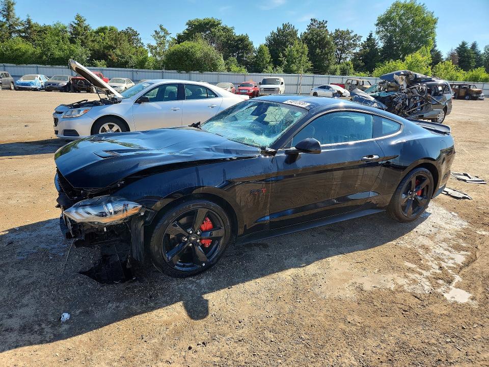 2022 Ford Mustang VIN 1FA6P8TH3N5130828 — COPART salvage auction photo