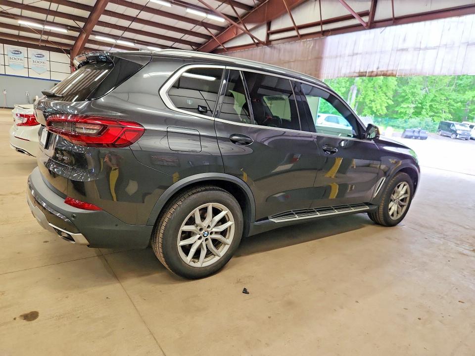 2020 BMW X5 VIN 5UXCR6C00L9B47020 COPART salvage auction — MINOR DENT/SCRATCHES, Ct - Certificate Of Title (P), sold $19,900 on 2026-07-30 (photo 3)