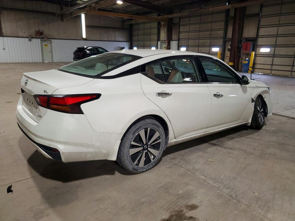 2019 Nissan VIN 1N4BL4EW4KC135672 COPART salvage auction — FRONT END, Il - Salvage Certificate, sold $3,950 on 2026-07-29 (photo 3)