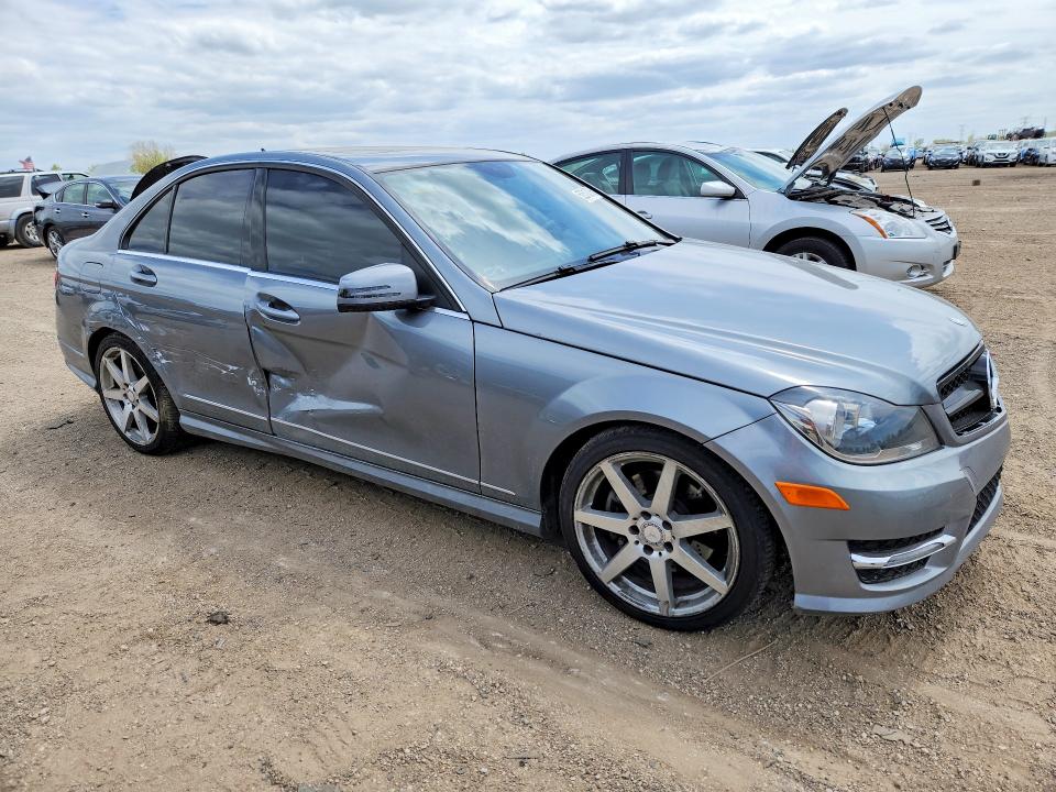 2014 Mercedes-benz VIN WDDGF8AB8EG243569 COPART salvage auction — SIDE, Il - Salvage Certificate, sold $4,100 on 2026-07-28 (photo 4)