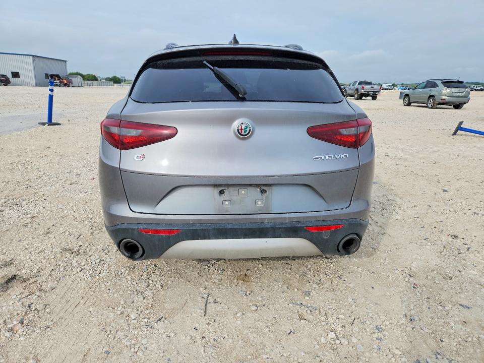 2018 Alfa romeo Stelvio VIN ZASFAKNN8J7B80173 COPART salvage auction — FRONT END, Tx - Salvage Vehicle Title, sold $2,200 on 2026-07-30 (photo 6)