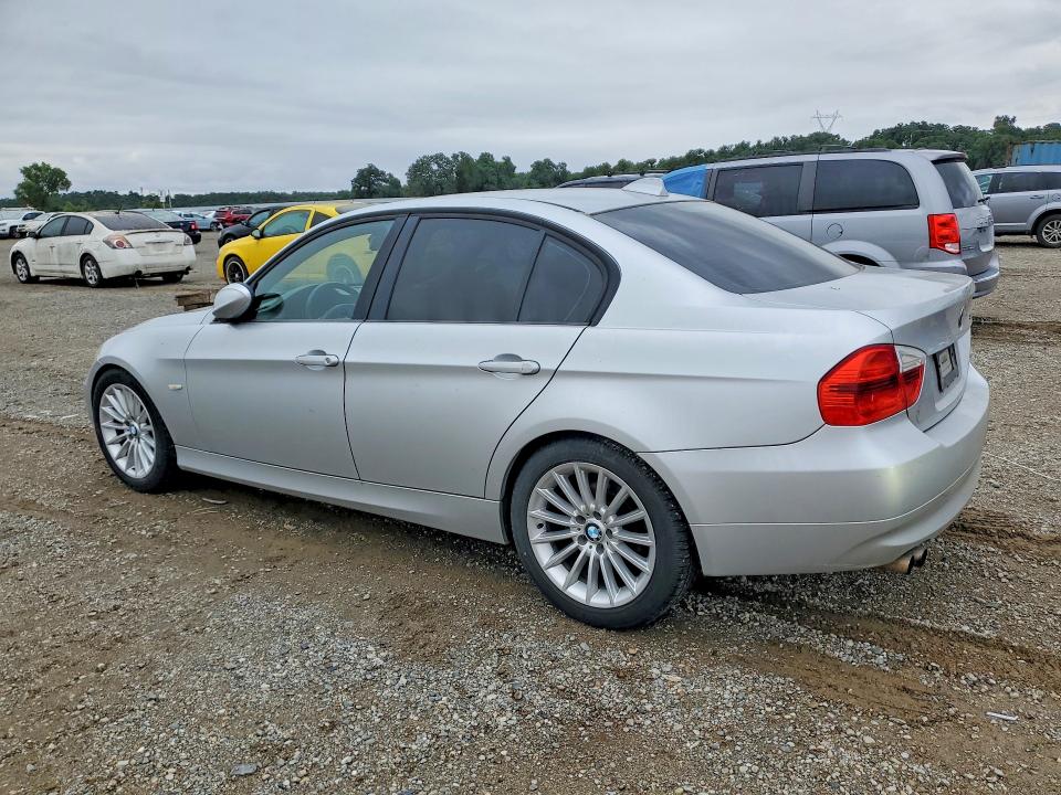 2006 BMW 3er VIN WBAVB13526KX38728 COPART salvage auction — MINOR DENT/SCRATCHES, Ca - Dis/Dlr/Exp Only Clean Title, sold $500 on 2026-07-10 (photo 2)
