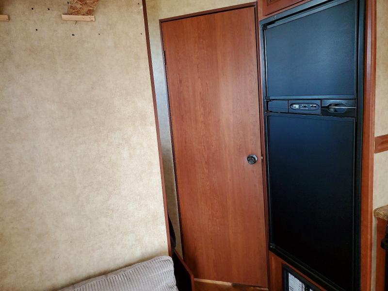 2013 Dutchmen travel VIN 47CTCLN21DT210383 COPART salvage auction — SIDE, ID - SALVAGE CERTIFICATE OF TITLE, sold $1,000 on 2026-07-09 (photo 8)