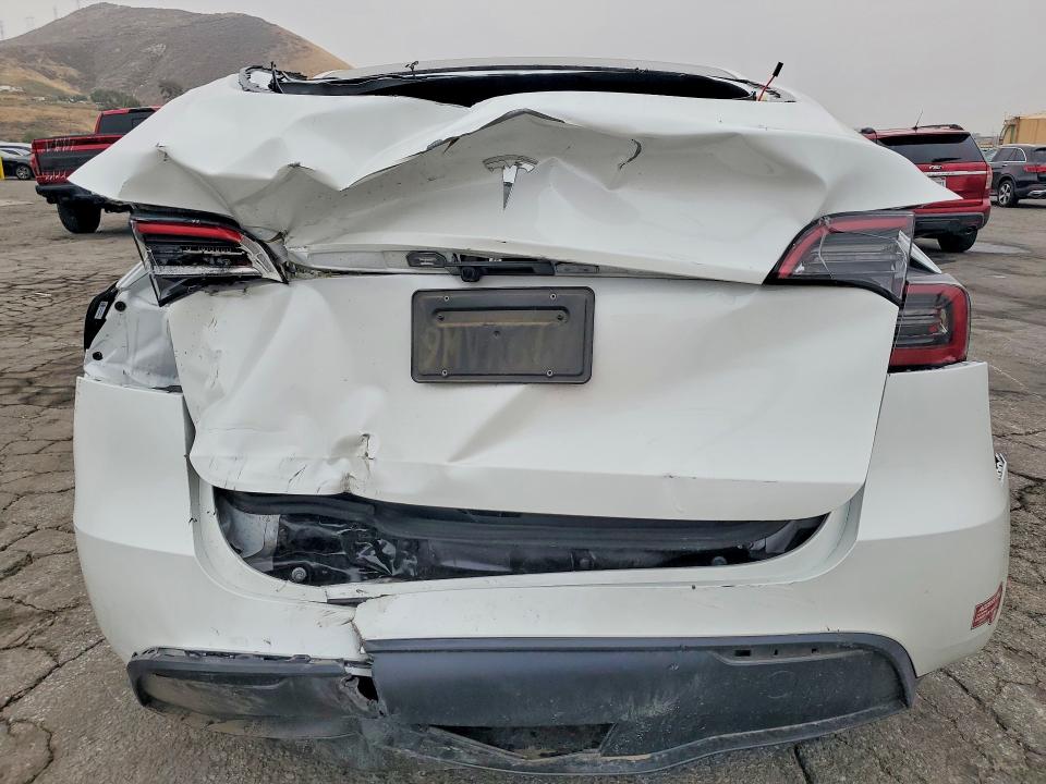 2024 Tesla Model y VIN 7SAYGDED6RF095408 COPART salvage auction — REAR END, CA, sold $7,200 on 2026-07-16 (photo 6)