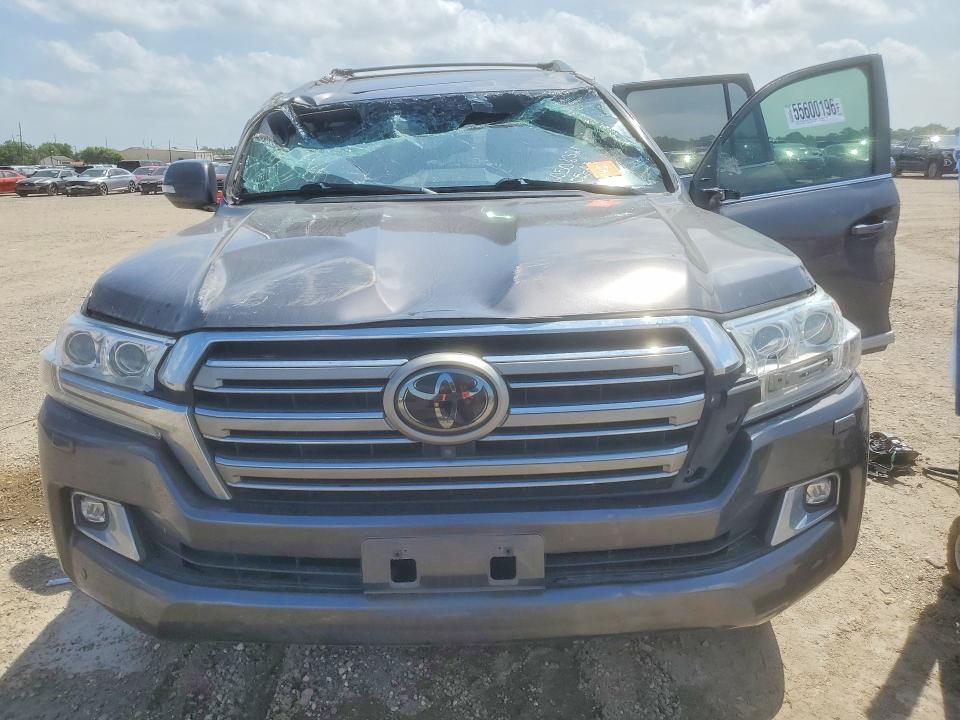 2018 Toyota VIN JTMCY7AJ8J4063573 COPART salvage auction — ROLLOVER, Tx - Salvage Vehicle Title, sold $16,700 on 2026-07-13 (photo 5)