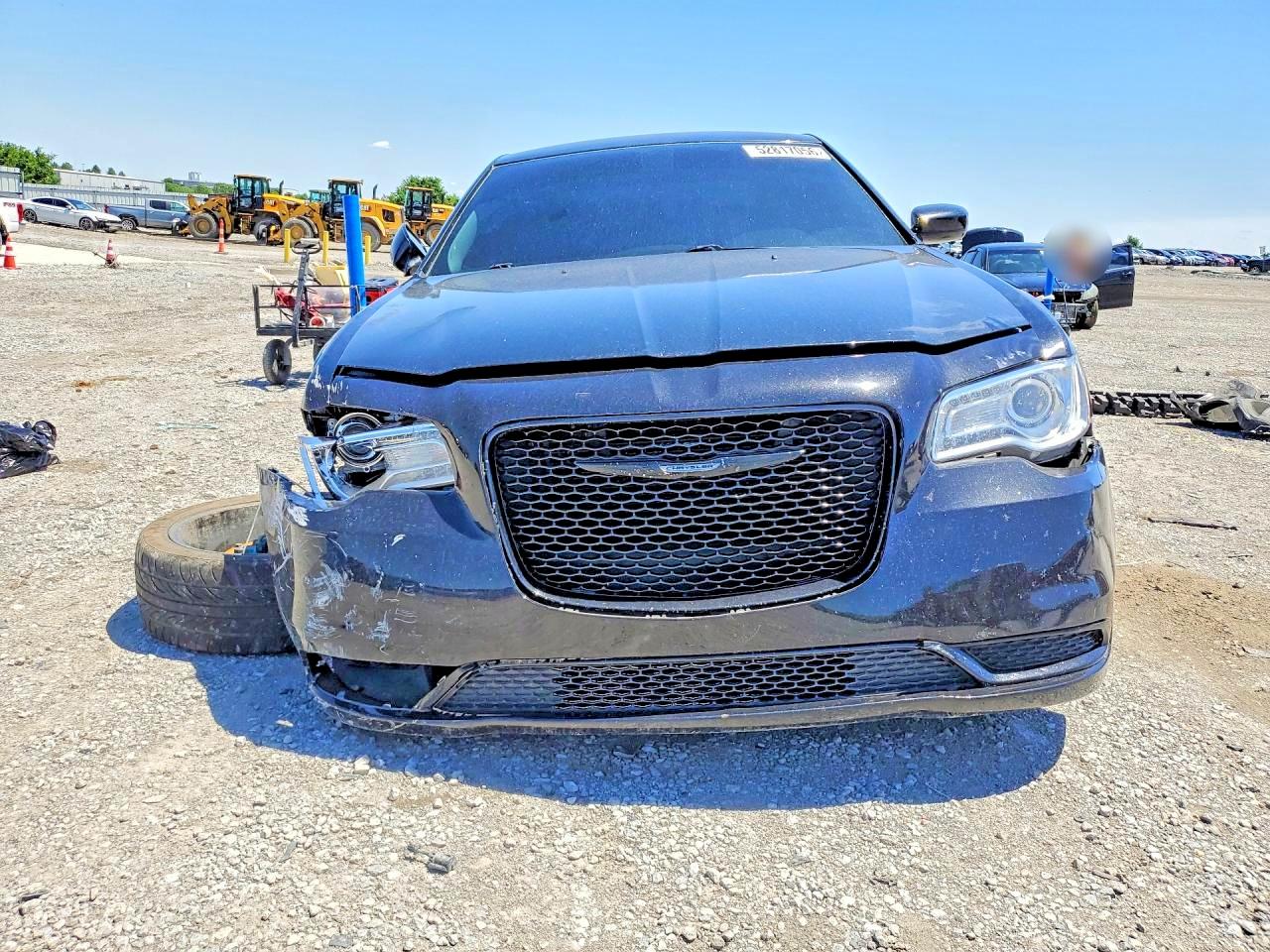 2015 Chrysler 300 VIN 2C3CCAAG5FH830035 COPART salvage auction — Front End, KY - CERT OF TITLE-SALVAGE, sold $1,600 on 2026-07-09 (photo 5)