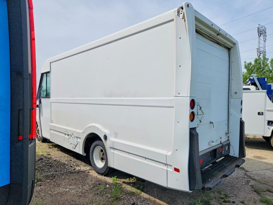 2013 Isuzu Npr VIN JALB4T171D7W01889 COPART salvage auction — NORMAL WEAR, IL - CERTIFICATE OF TITLE, sold $175 on 2026-07-23 (photo 2)