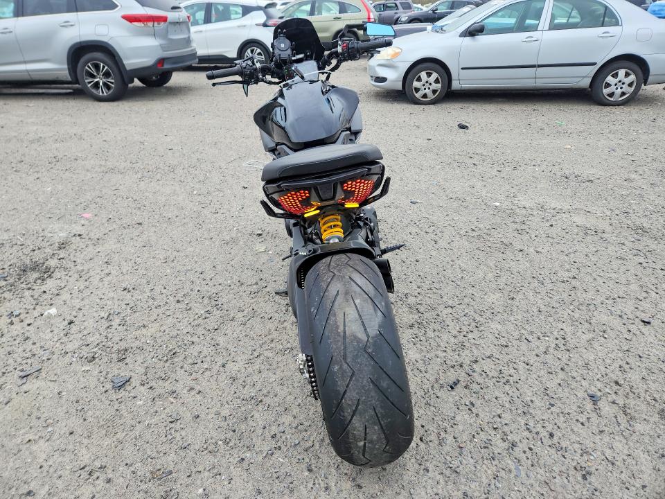 2023 Ducati Diavel VIN ZDMGAR1W1PB000563 COPART salvage auction — SIDE, Ma - Cert Of Title-Salvage, sold $4,950 on 2026-08-05 (photo 4)