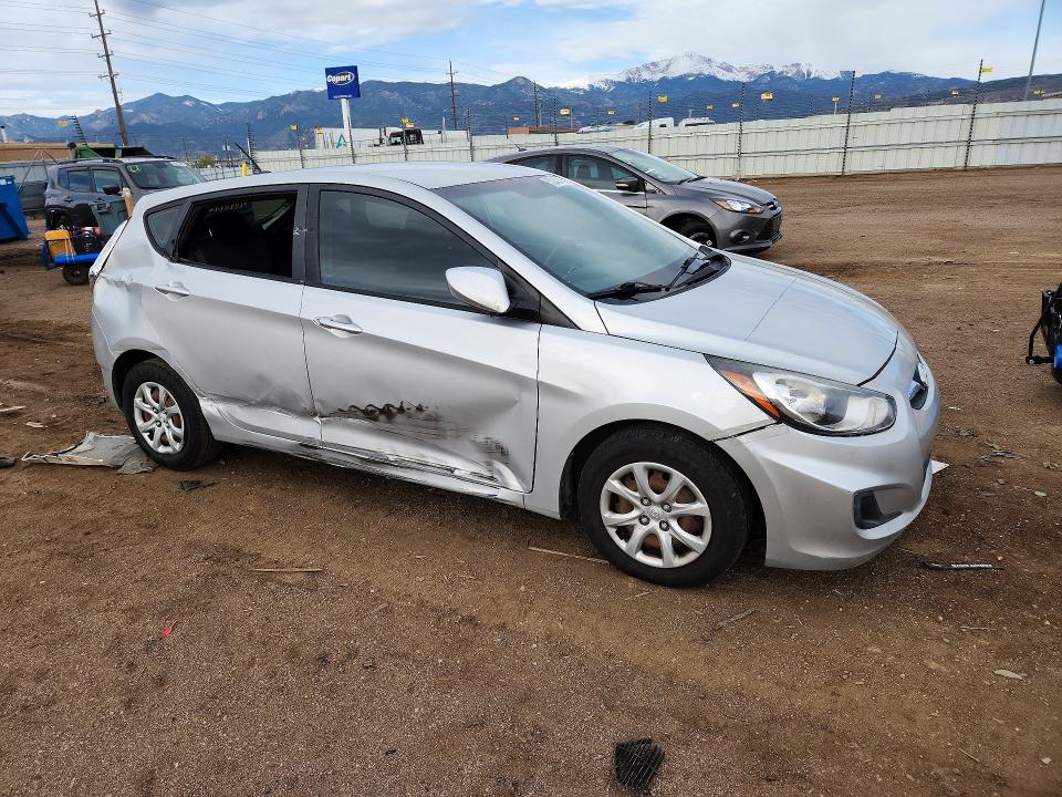 2013 Hyundai Accent VIN KMHCT5AE0DU131550 COPART salvage auction — SIDE, Co - Salvage Title, sold $700 on 2026-07-15 (photo 4)