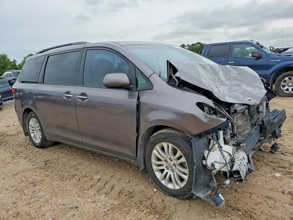 2015 Toyota Sienna VIN 5TDYK3DC0FS651525 COPART salvage auction — FRONT END, Tx - Salvage Vehicle Title, sold $1,350 on 2026-07-10 (photo 4)
