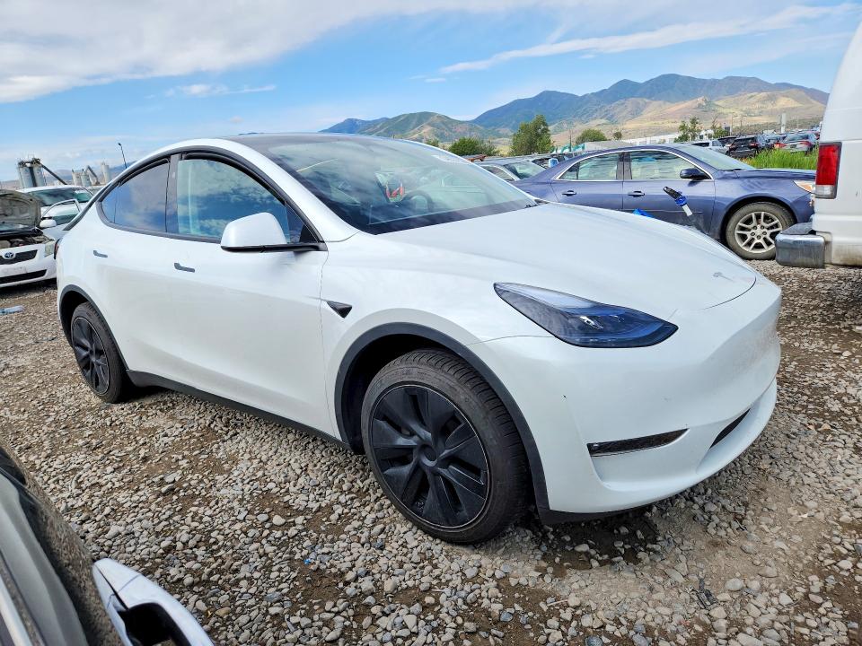 2025 Tesla Model y VIN 7SAYGDEEXSF259046 COPART salvage auction — REAR END, Ut - Salvage Certificate, sold $13,500 on 2026-07-31 (photo 4)