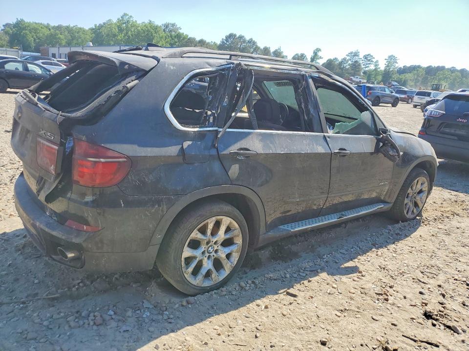 2013 BMW X5 VIN 5UXZV4C5XD0E00999 COPART salvage auction — INTERIOR BURN, Va - Cert Of Title - Salvage, sold $425 on 2026-07-28 (photo 3)