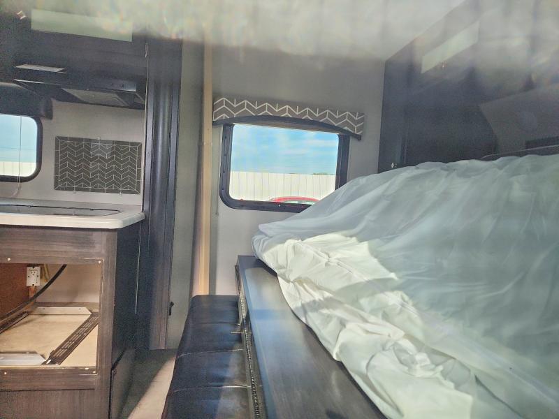 2019 Kz-rv Sonic VIN 4EZT22323K4076385 COPART salvage auction — SIDE, MO - SALVAGE CERTIFICATE OF TITLE, sold $3,450 on 2026-07-23 (photo 6)