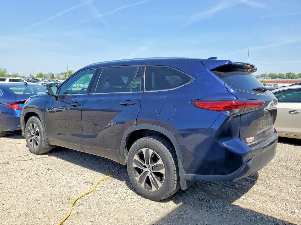 2021 Toyota VIN 5TDGZRBH4MS143483 COPART salvage auction — HAIL, Ia - Cert Of Title-Salvage Title, sold $4,300 on 2026-07-29 (photo 2)