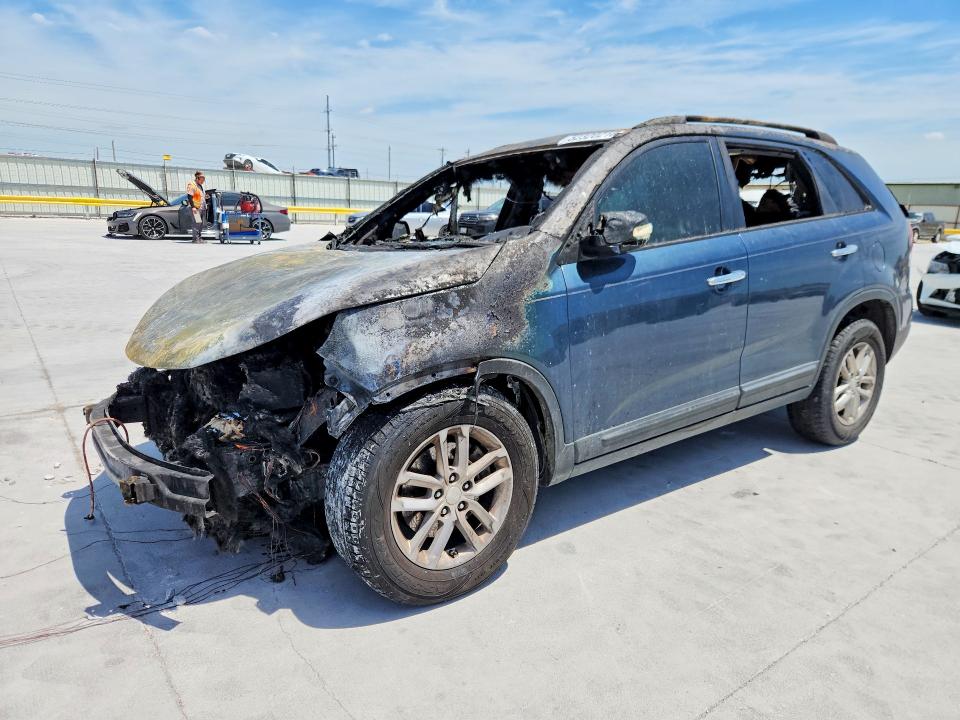 2015 Kia Sorento VIN 5XYKT3A64FG584538 COPART salvage auction — BURN, Tx - Nonrepairable Title, sold $175 on 2026-07-07 (photo 1)