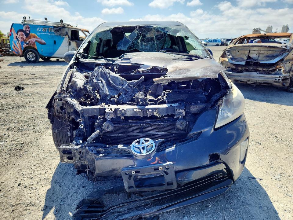 2014 Toyota Prius VIN JTDKN3DU2E1785616 COPART salvage auction — BURN, Ca - Non-Repairable Vehicle Cert, sold $250 on 2026-07-31 (photo 5)