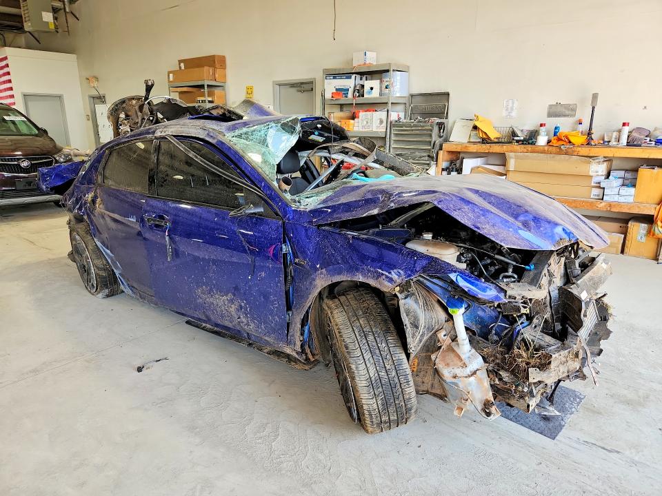 2025 Hyundai Elantra VIN KMHLR4DF8SU060835 COPART salvage auction — ROLLOVER, Pa - Certificate Of Salvage, sold $550 on 2026-07-17 (photo 4)