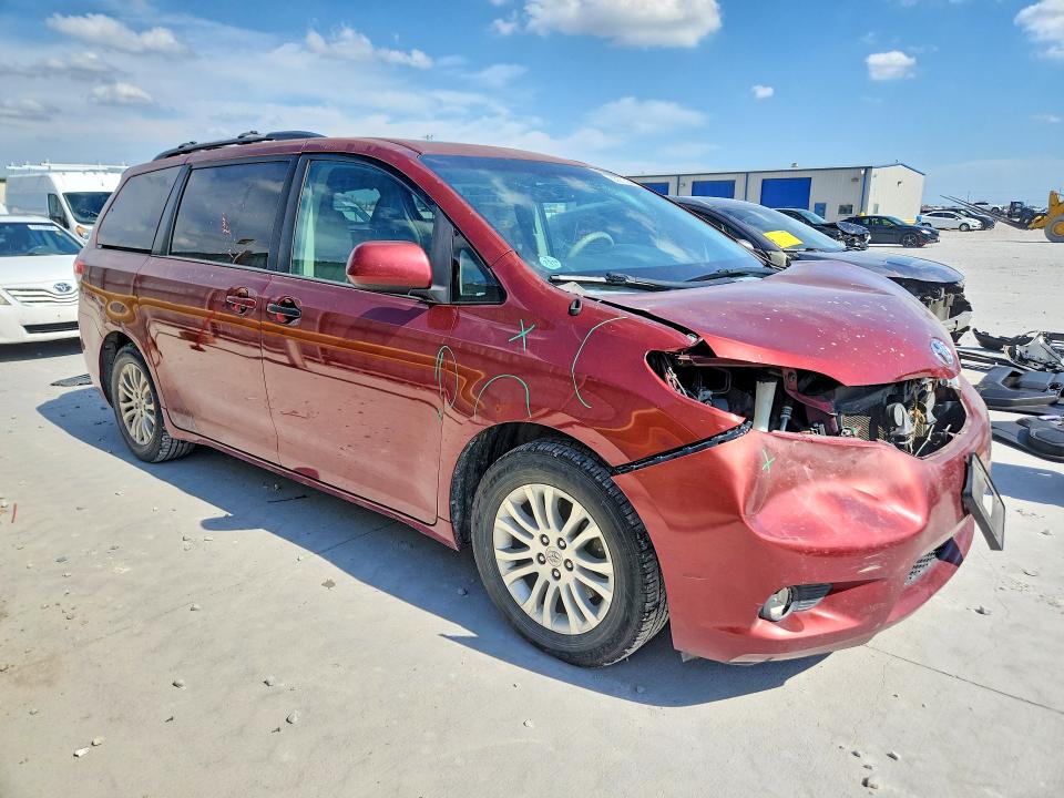 2013 Toyota Sienna VIN 5TDYK3DC9DS316194 COPART salvage auction — FRONT END, Tx - Salvage Vehicle Title, sold $2,650 on 2026-07-21 (photo 4)
