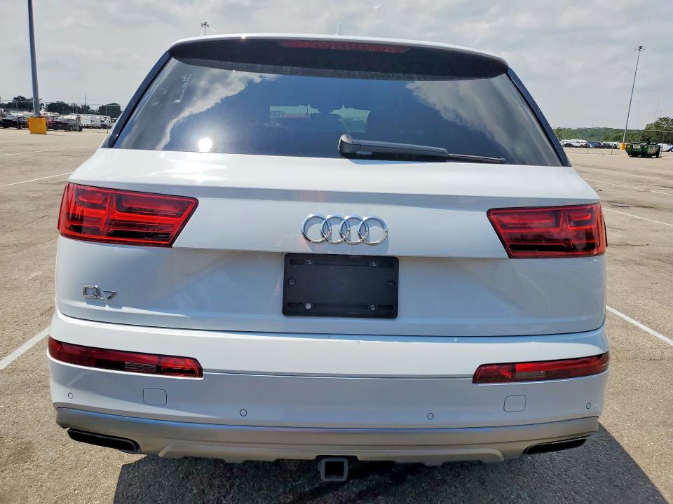 2019 Audi Q7 VIN WA1LAAF70KD023577 COPART salvage auction — MINOR DENT/SCRATCHES, Va - Certificate Of Title, sold $11,600 on 2026-07-08 (photo 6)