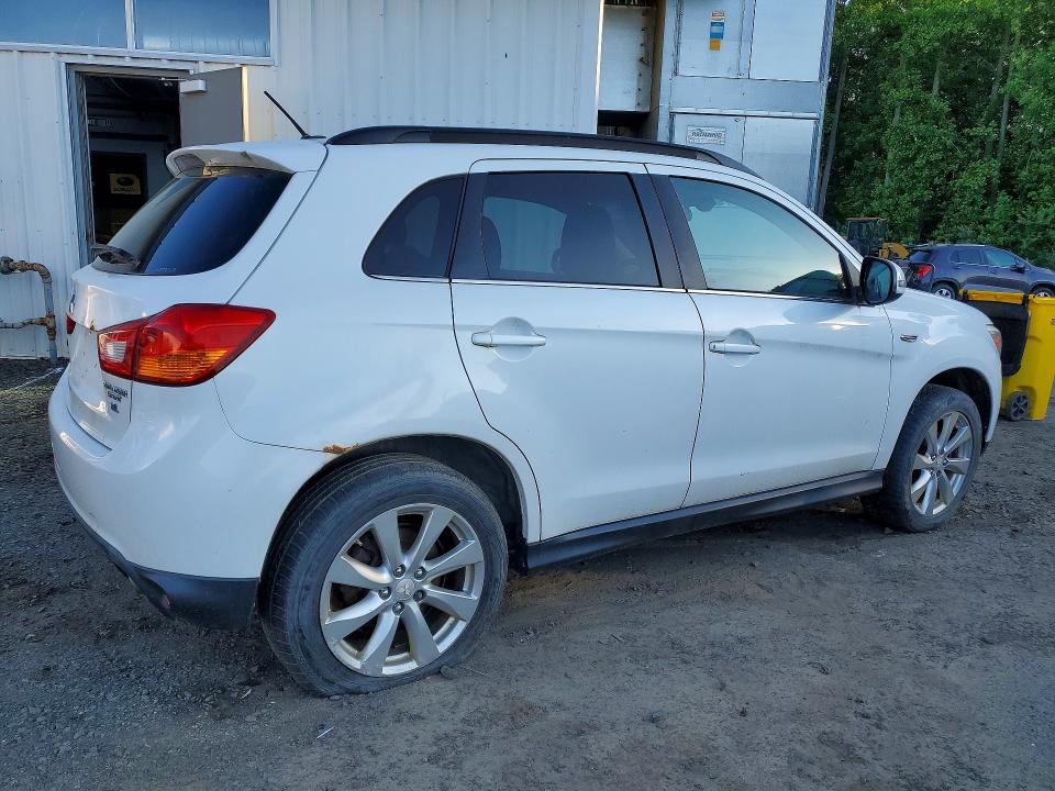 2015 Mitsubishi Outlander VIN 4A4AR4AW3FE041263 COPART salvage auction — MINOR DENT/SCRATCHES, Ny - Certificate Of Title, sold $1,950 on 2026-07-10 (photo 3)