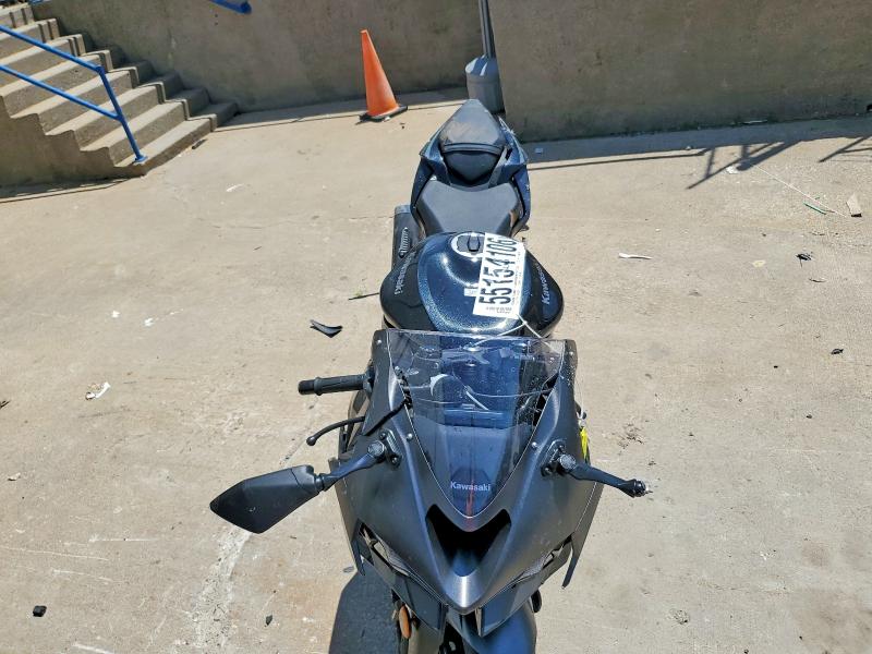2026 Kawasaki Zx VIN JKBZXJJ19TA047757 COPART salvage auction — ROLLOVER, KY - BILL OF SALE/PART ONLY/NO TITL, sold $3,100 on 2026-07-15 (photo 5)