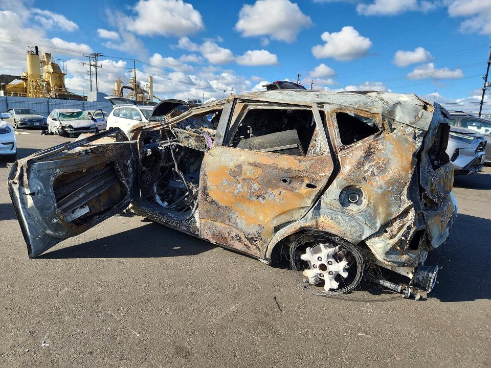 2023 Kia Soul VIN KNDJ23AU2P7841384 COPART salvage auction — BURN, CA - NON-REPAIRABLE VEHICLE CERT, sold $225 on 2026-07-13 (photo 2)