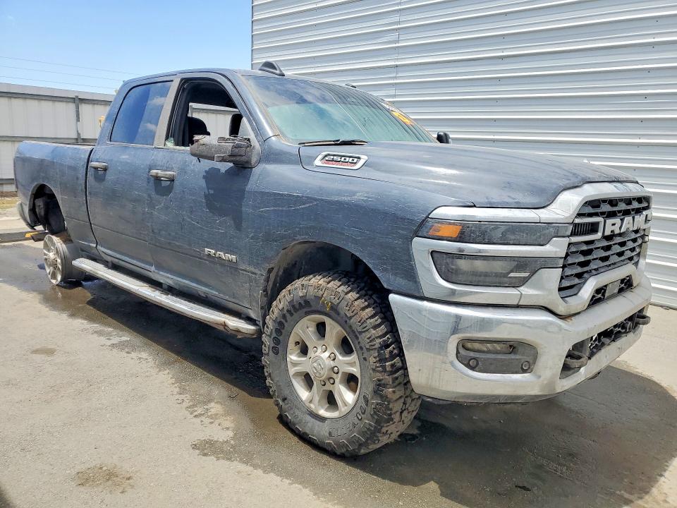 2026 Ram 2500 VIN 3C6UR5DJ4TG198810 COPART salvage auction — VANDALISM, Ca - Non-Repairable Vehicle Cert, sold $16,300 on 2026-07-28 (photo 4)