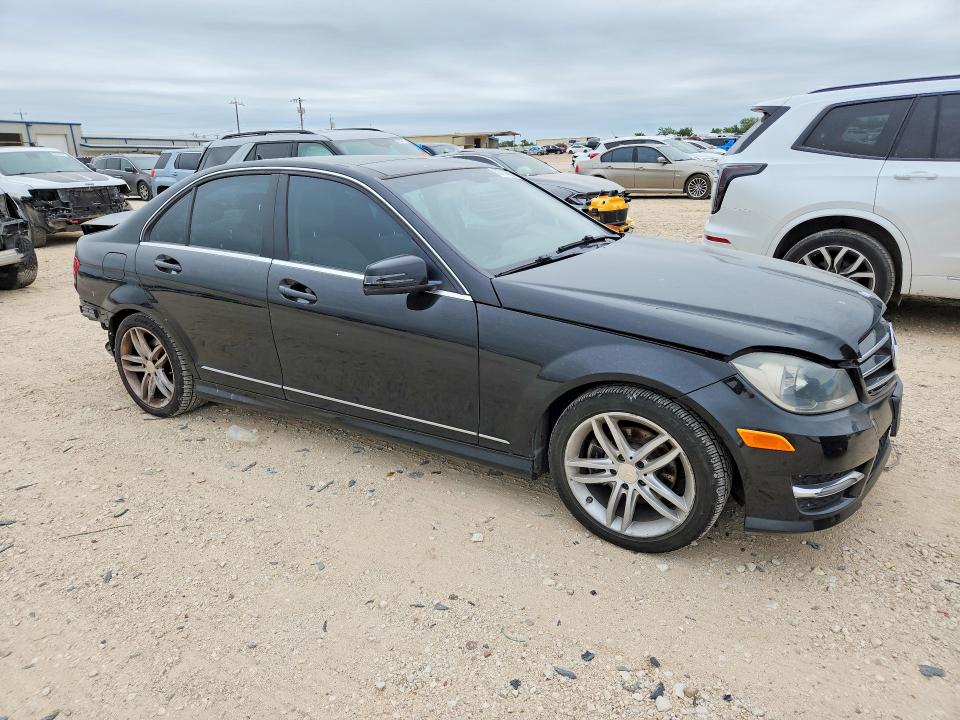 2014 Mercedes-benz VIN WDDGF4HB8EA937387 COPART salvage auction — REAR END, Mo - Salvage Certificate Of Title, sold $850 on 2026-07-09 (photo 4)