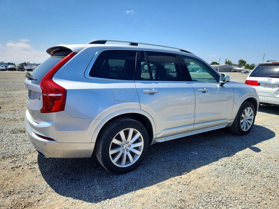 2016 Volvo Xc90 VIN YV4A22PK5G1039783 COPART salvage auction — MINOR DENT/SCRATCHES, Va - Dis/Dlr/Exp Only Clean Title, sold $3,000 on 2026-07-02 (photo 3)