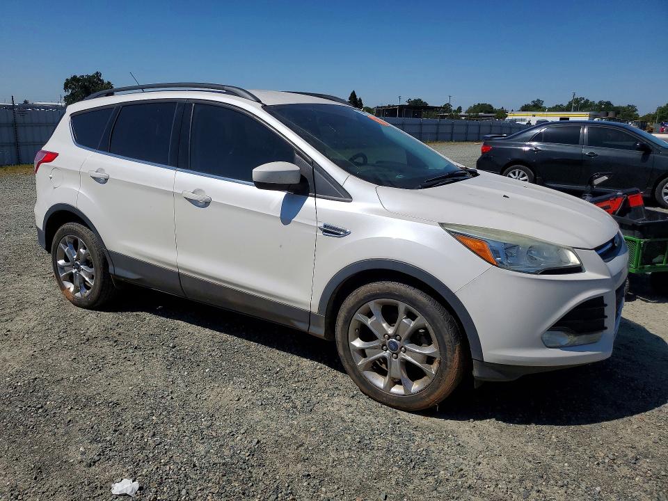 2016 Ford VIN 1FMCU0GX0GUB15927 COPART salvage auction — MINOR DENT/SCRATCHES, Ca - Dis/Dlr/Exp Only Clean Title, sold $175 on 2026-07-02 (photo 4)