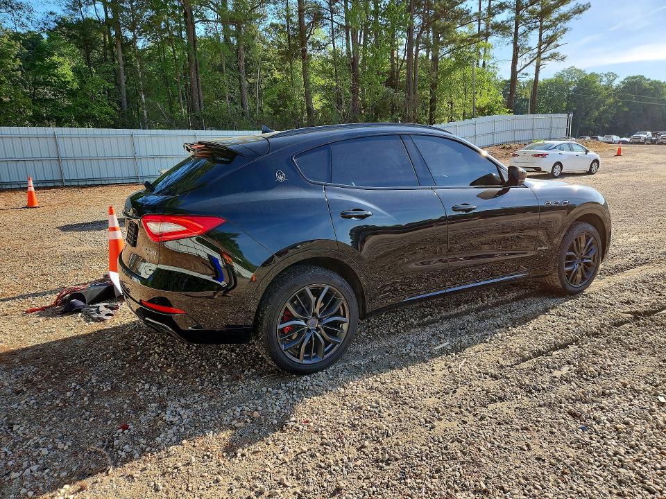 2018 Maserati Levante VIN ZN661XUS0JX298505 COPART salvage auction — WATER/FLOOD, Nc - Salvage Certificate Of Title, sold $9,900 on 2026-07-10 (photo 3)