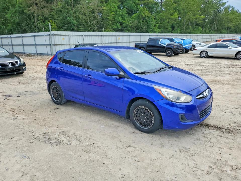 2013 Hyundai Accent VIN KMHCT5AE5DU084726 COPART salvage auction — MINOR DENT/SCRATCHES, Fl - Cert Of Title Slvg Rebuildable, sold $725 on 2026-07-17 (photo 4)