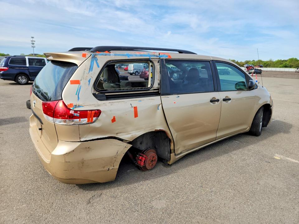 2011 Toyota Sienna VIN 5TDZK3DC2BS078206 COPART salvage auction — SIDE, Pa - Cert Of Title, sold $1,300 on 2026-07-08 (photo 3)