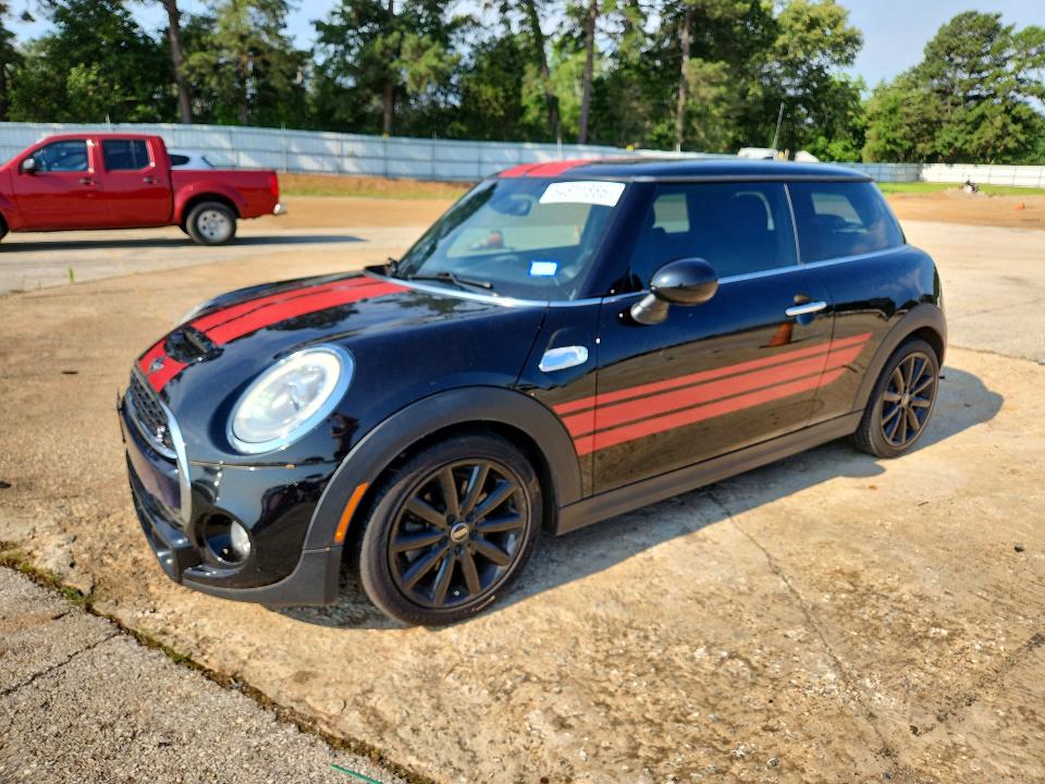 2017 Mini Cooper VIN WMWXP7C37H2A46045 COPART salvage auction — HAIL, Tx - Certificate Of Title, sold $40 on 2026-08-10 (photo 1)