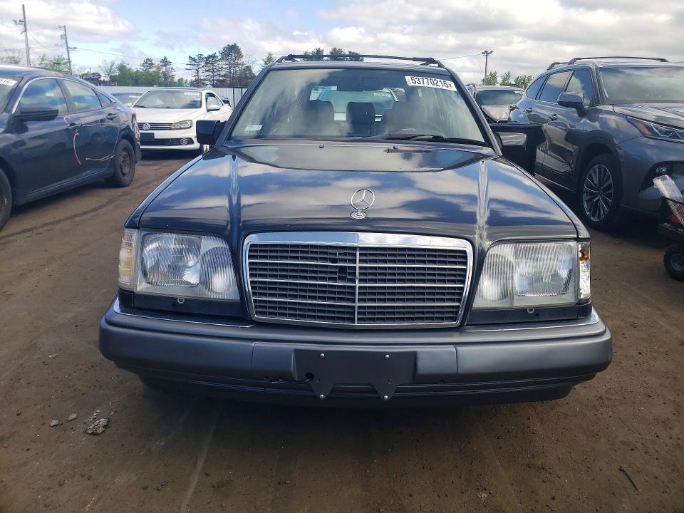 1994 Mercedes-benz E-class VIN WDBEA92E4RF285312 COPART salvage auction — NORMAL WEAR, Ct - Cert Of Title-Salvage, sold $3,500 on 2026-07-08 (photo 5)