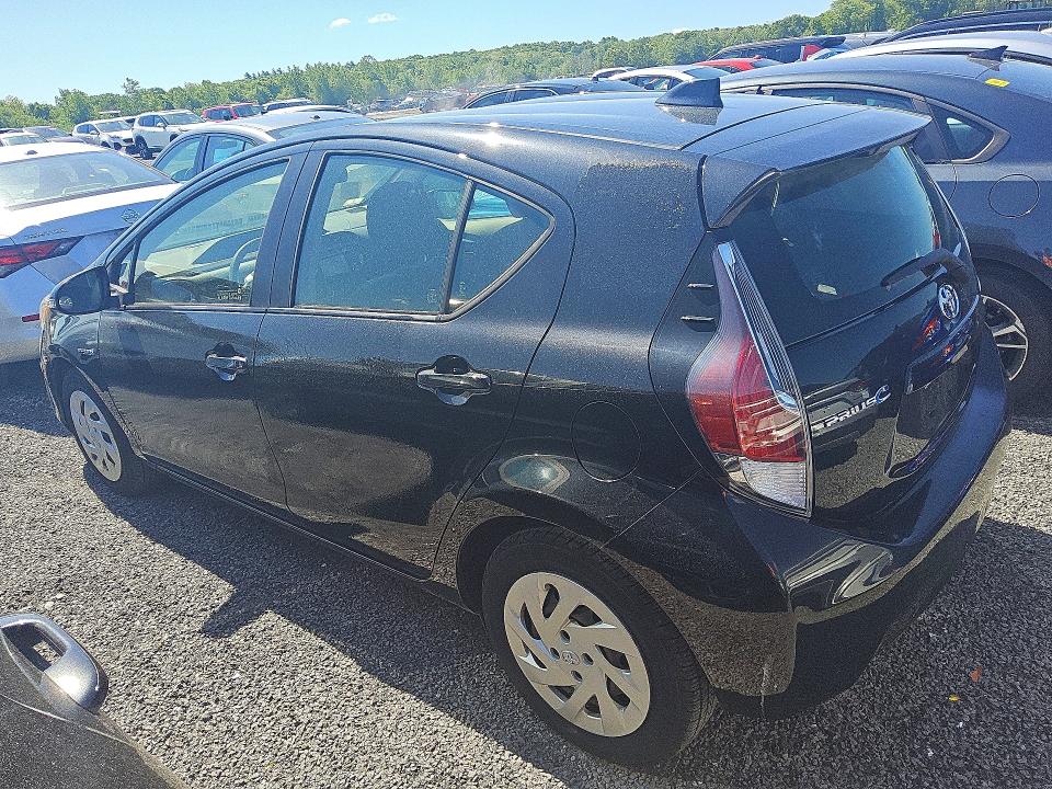 2016 Toyota Prius c VIN JTDKDTB33G1122426 COPART salvage auction — NORMAL WEAR, Ma - Certificate Of Title, sold $4,150 on 2026-07-09 (photo 2)