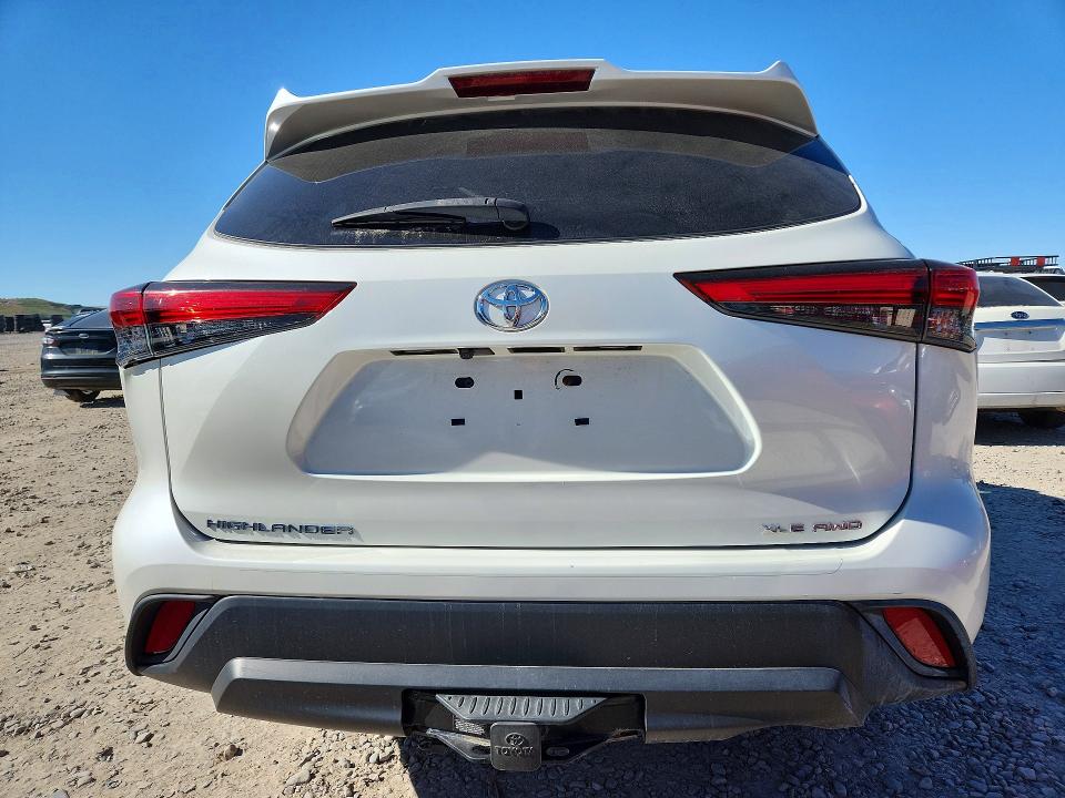 2021 Toyota Highlander VIN 5TDHZRBH5MS551589 COPART salvage auction — MINOR DENT/SCRATCHES, Ut - Certificate Of Title, sold $20,500 on 2026-07-24 (photo 6)