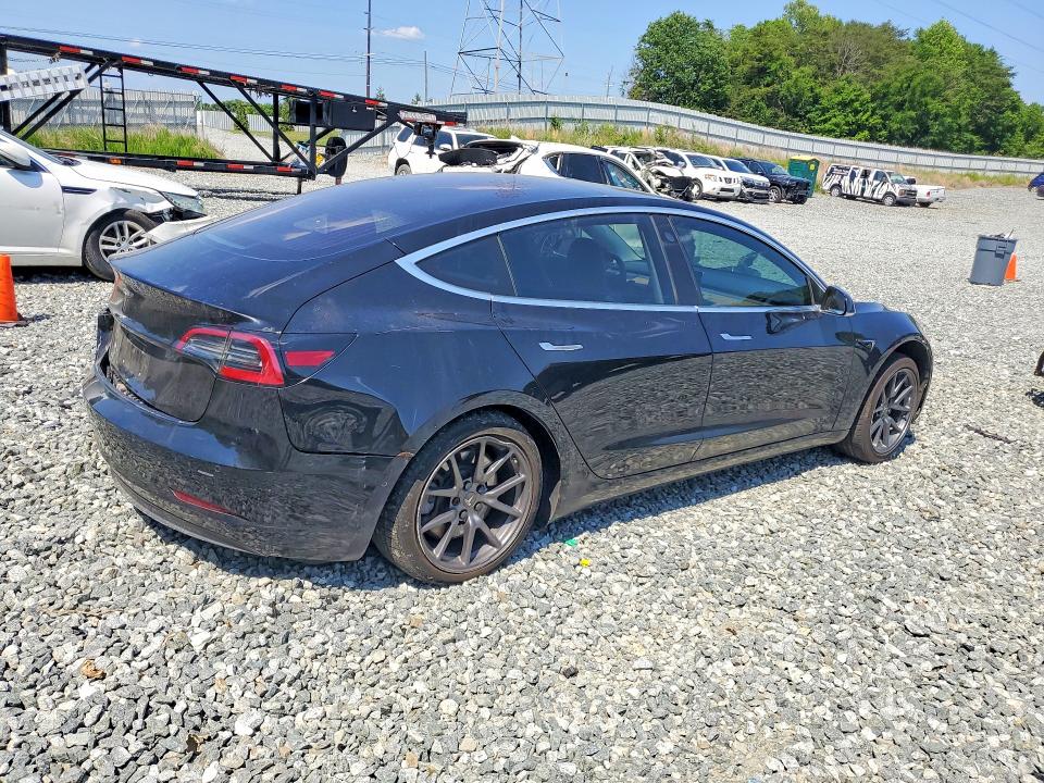 2018 Tesla Model 3 VIN 5YJ3E1EA1JF152281 COPART salvage auction — SIDE, Nc - Salvage Certificate Of Title, sold $3,000 on 2026-07-15 (photo 3)