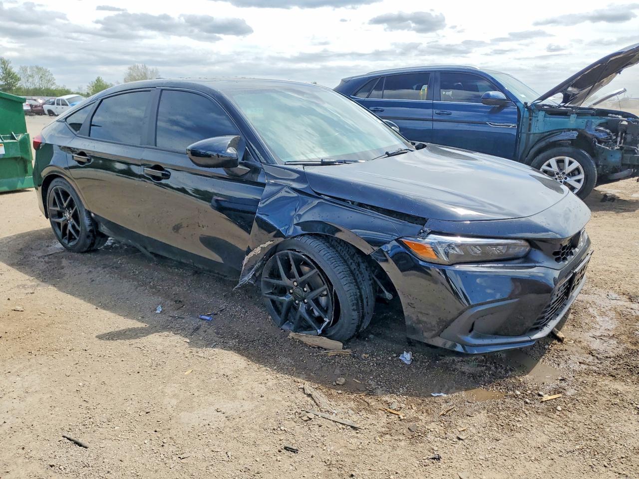 2024 Honda Civic VIN 19XFL2H8XRE034667 COPART salvage auction — Side, IL - SALVAGE CERTIFICATE, sold $7,700 on 2026-07-07 (photo 4)