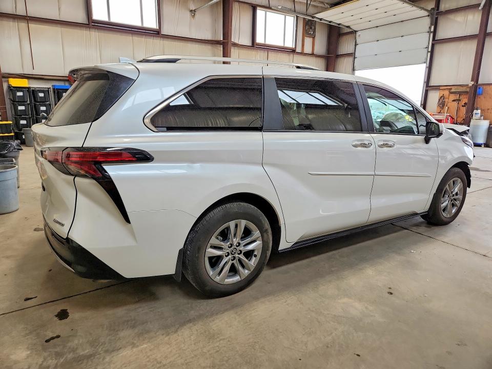 2025 Toyota Sienna VIN 5TDGSKFC7SS197139 COPART salvage auction — FRONT END, AB - BOS - SALVAGE, sold $18,450 on 2026-07-09 (photo 3)