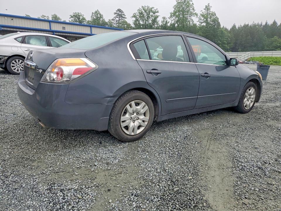 2011 Nissan Altima VIN 1N4AL2AP6BC172981 COPART salvage auction — REAR END, NC - SALVAGE CERTIFICATE OF TITLE, sold $350 on 2026-07-02 (photo 3)